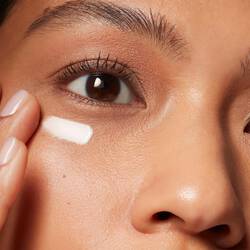 A.G.E. Advanced Eye mot morka ringar